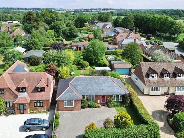 3 bedroom detached bungalow for sale