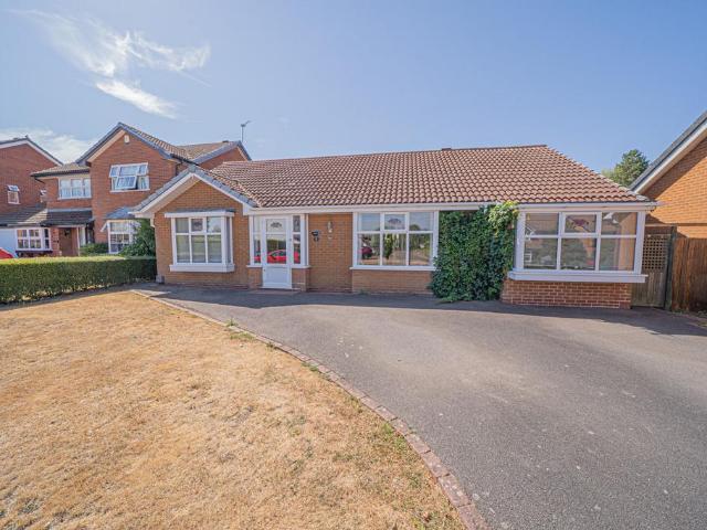 3 bedroom detached bungalow for sale