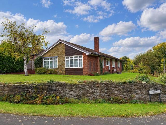 3 bedroom detached bungalow for sale