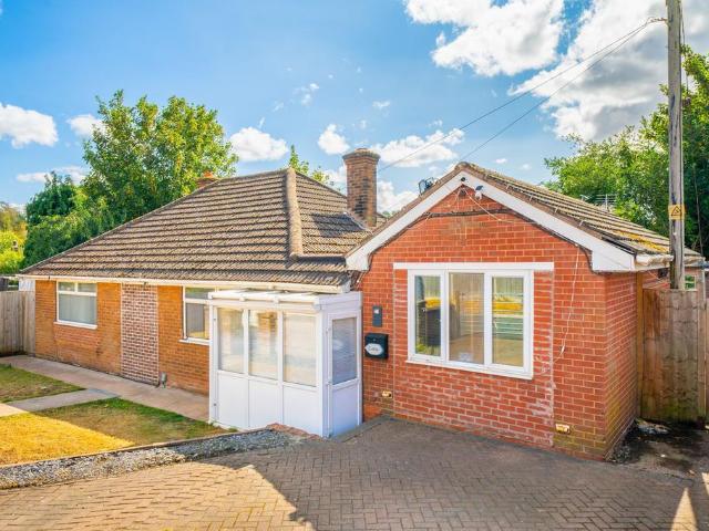 3 bedroom detached bungalow for sale