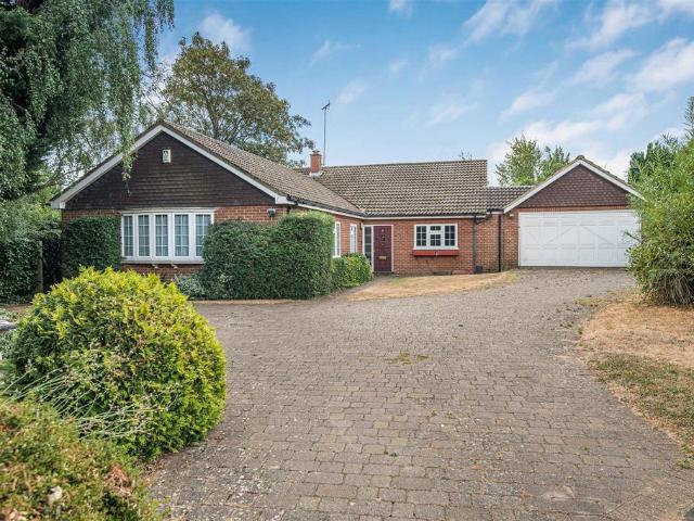3 bedroom detached bungalow for sale