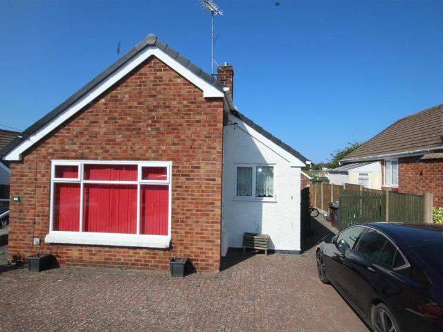 3 bedroom detached bungalow for sale