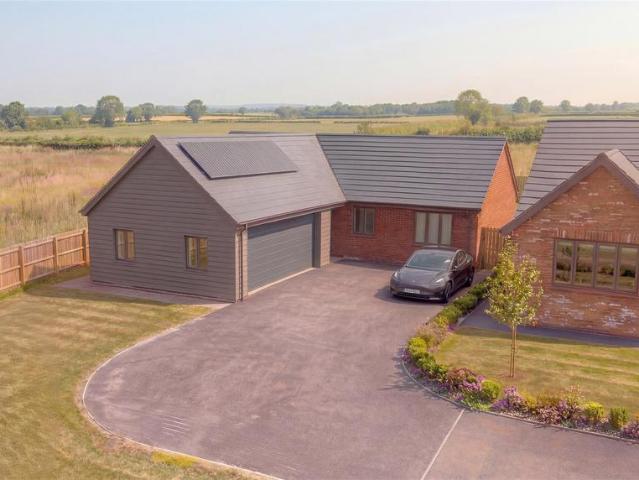 3 bedroom detached bungalow for sale