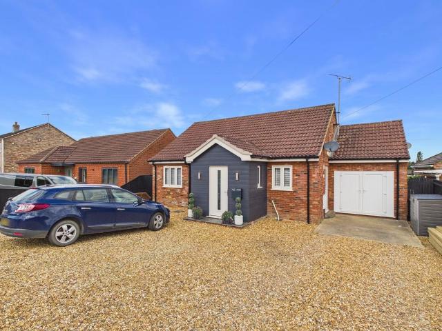 3 bedroom detached bungalow for sale