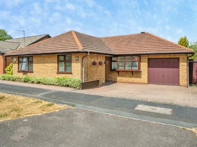 3 bedroom detached bungalow for sale