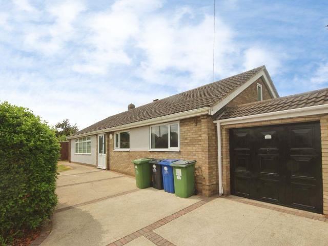 3 bedroom detached bungalow for sale