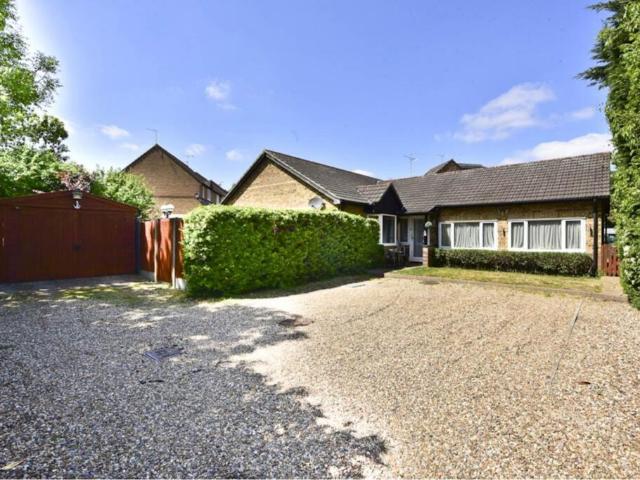 3 bedroom detached bungalow for sale