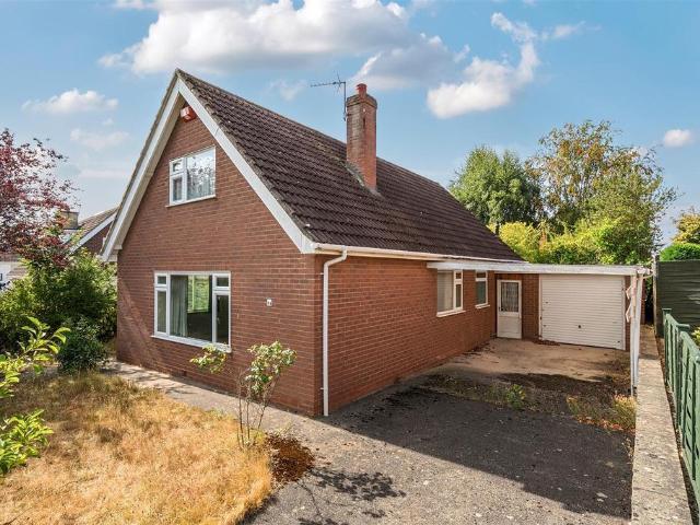 3 bedroom detached bungalow for sale