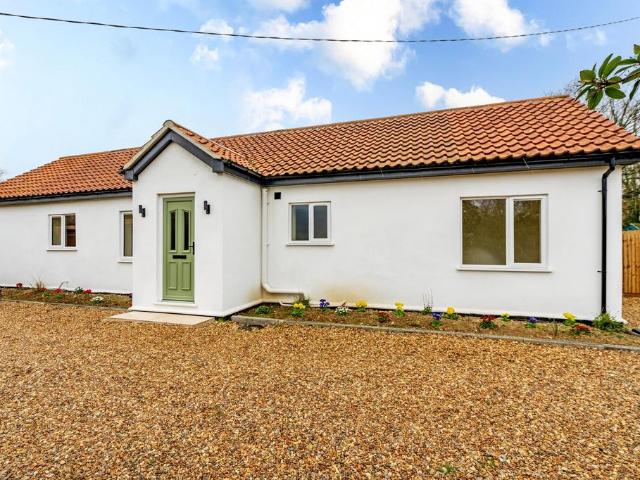 3 bedroom detached bungalow for sale