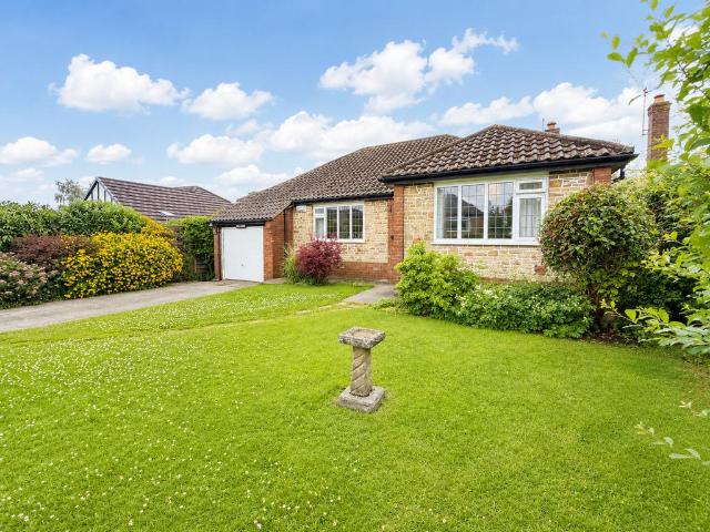 3 bedroom detached bungalow for sale