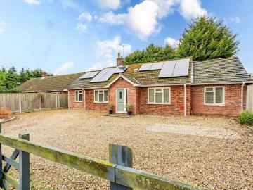 3 bedroom detached bungalow for sale
