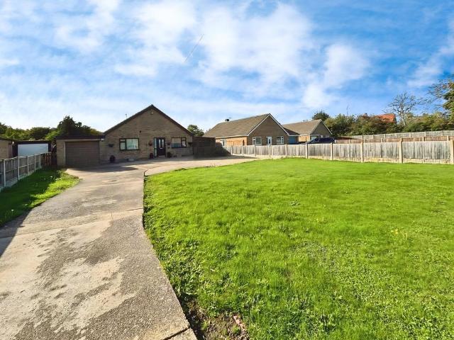 3 bedroom detached bungalow for sale
