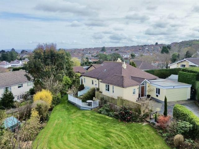 3 bedroom detached bungalow for sale
