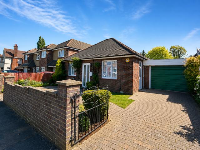 3 bedroom detached bungalow for sale