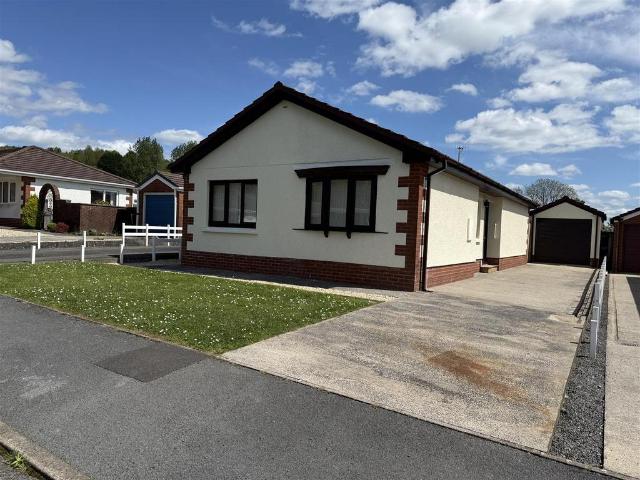 3 bedroom detached bungalow for sale