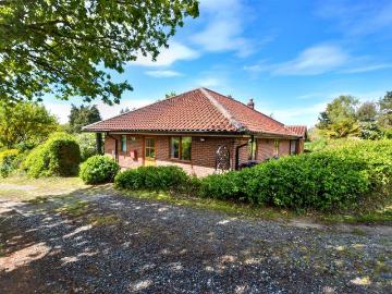 3 bedroom detached bungalow for sale