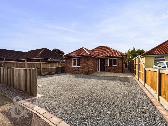 3 bedroom detached bungalow for sale
