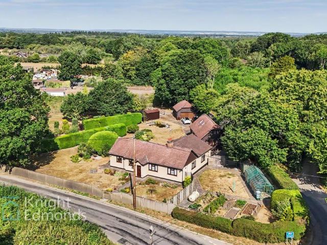 3 bedroom detached bungalow for sale