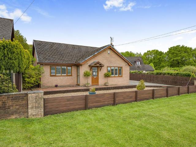 3 bedroom detached bungalow for sale