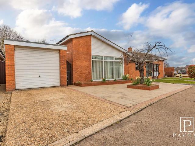 3 bedroom detached bungalow for sale