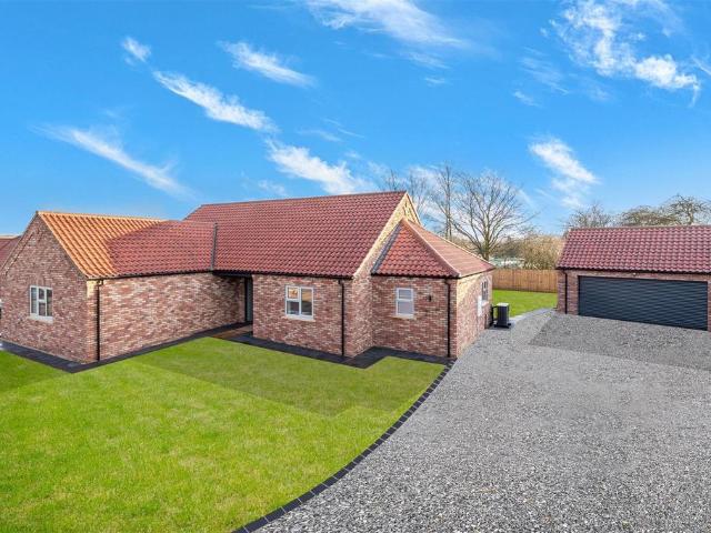 3 bedroom detached bungalow for sale