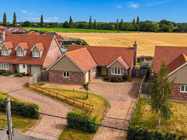 3 bedroom detached bungalow for sale