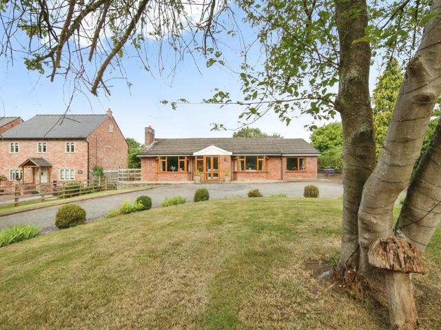 3 bedroom detached bungalow for sale