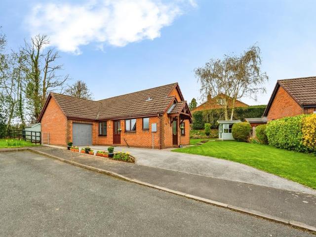 3 bedroom detached bungalow for sale