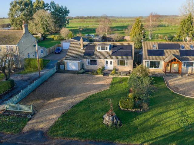 3 bedroom detached bungalow for sale
