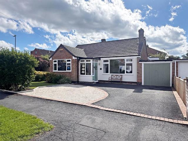 3 bedroom detached bungalow for sale