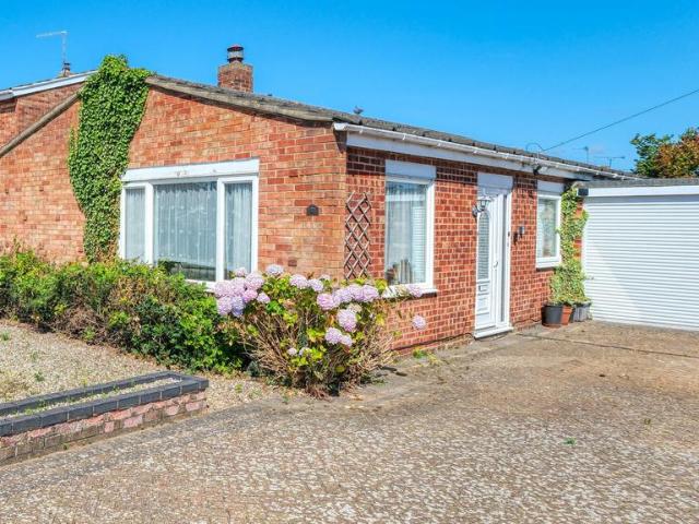 3 bedroom detached bungalow for sale