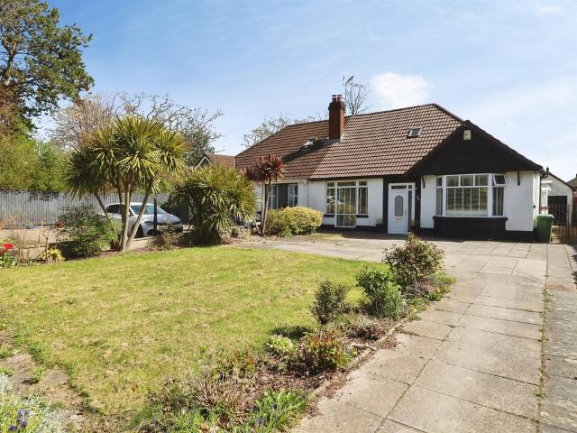 3 bedroom detached bungalow for sale