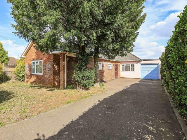 3 bedroom detached bungalow for sale