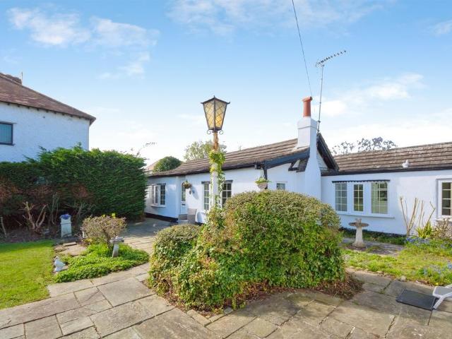3 bedroom detached bungalow for sale