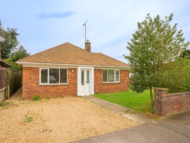 3 bedroom detached bungalow for sale