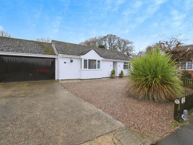 3 bedroom detached bungalow for sale