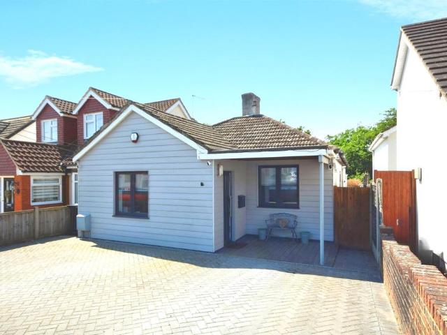 3 bedroom detached bungalow for sale