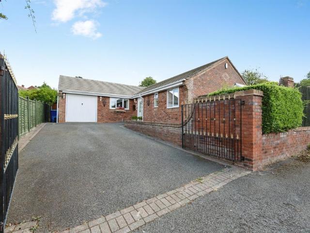 3 bedroom detached bungalow for sale