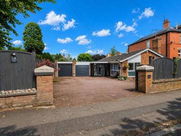 3 bedroom detached bungalow for sale