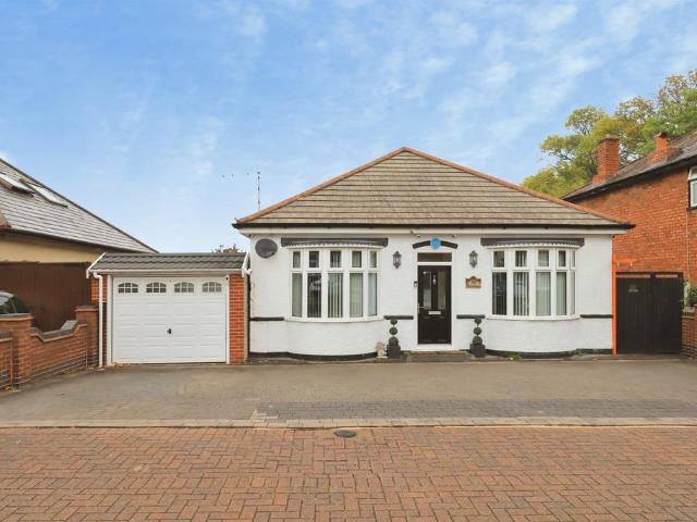 3 bedroom detached bungalow for sale