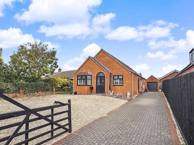 3 bedroom detached bungalow for sale