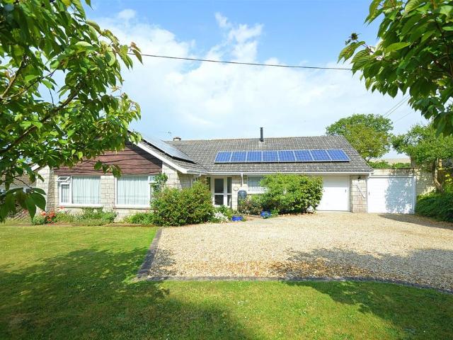 3 bedroom detached bungalow for sale