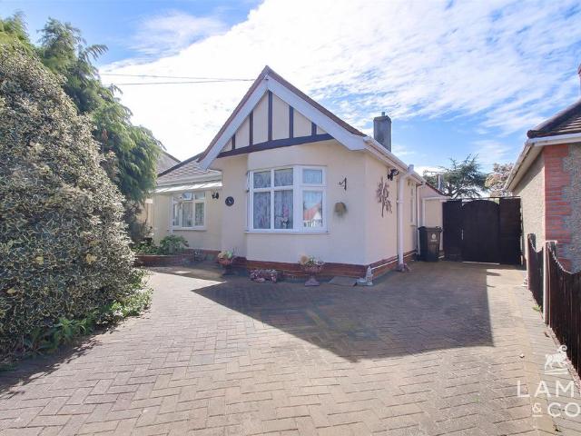3 bedroom detached bungalow for sale