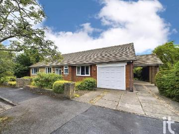 3 bedroom detached bungalow for sale