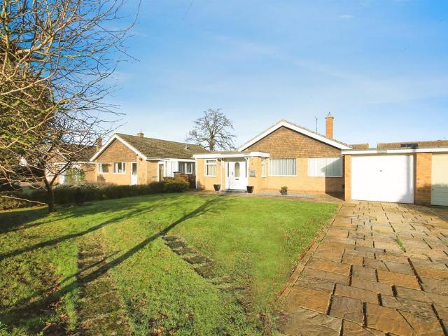 3 bedroom detached bungalow for sale