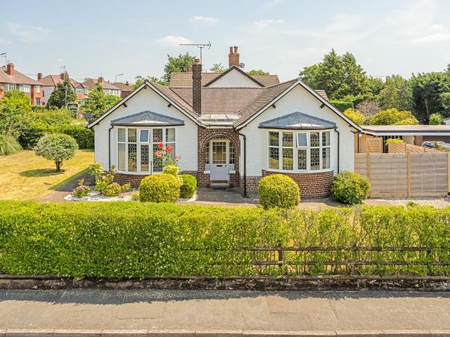 3 bedroom detached bungalow for sale