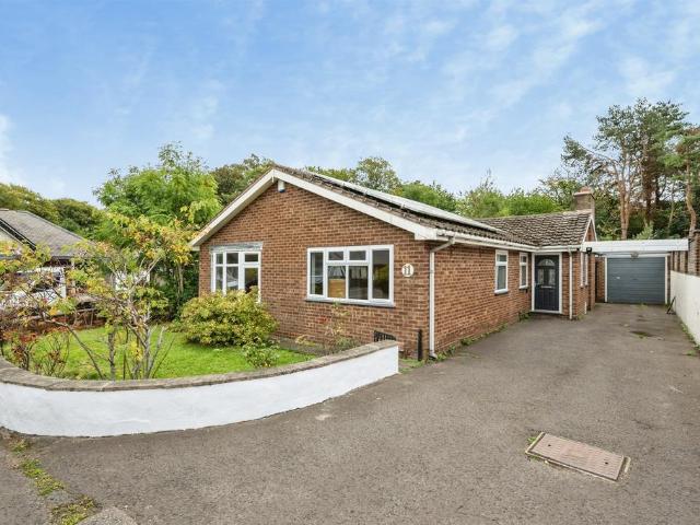 3 bedroom detached bungalow for sale