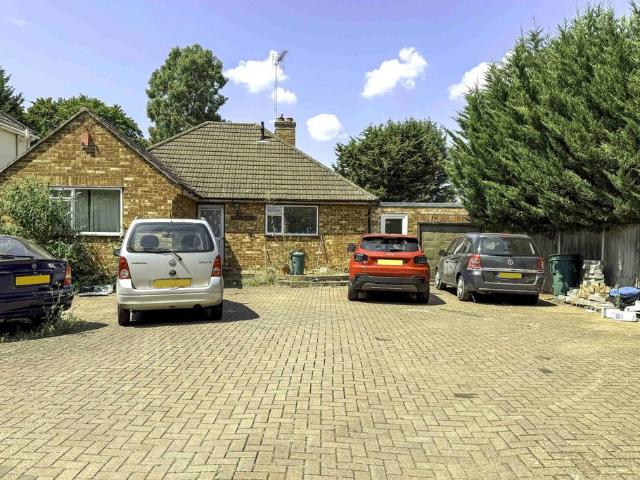 3 bedroom detached bungalow for sale