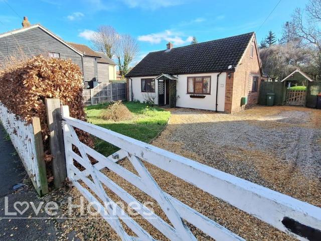 3 bedroom detached bungalow for sale