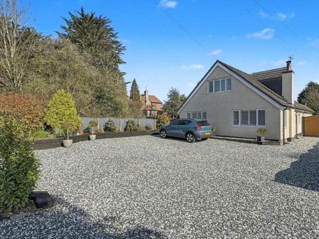 3 bedroom detached bungalow for sale